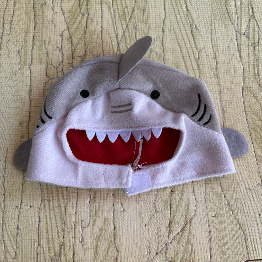 Pet costume Halloween shark head hat